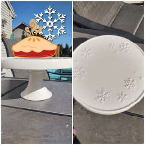 White Snowflake Pie Stand From Hallmark!